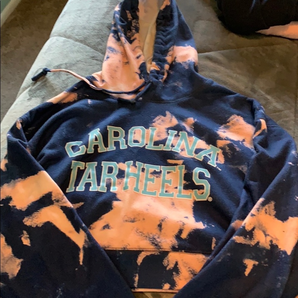 Trendy UNC cropped hoodie